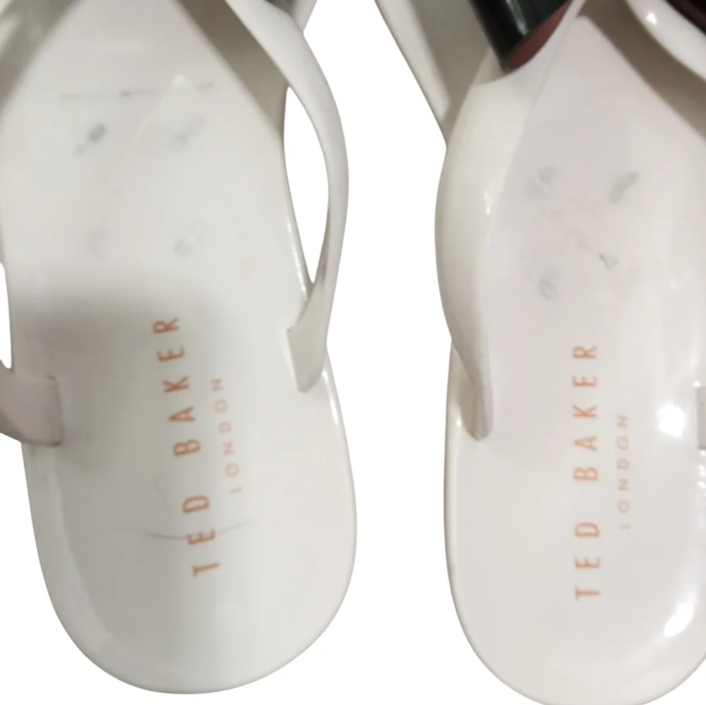 Ted Baker White Thong Sandals Black Bow Rose Gold Accent Designer Sz 4